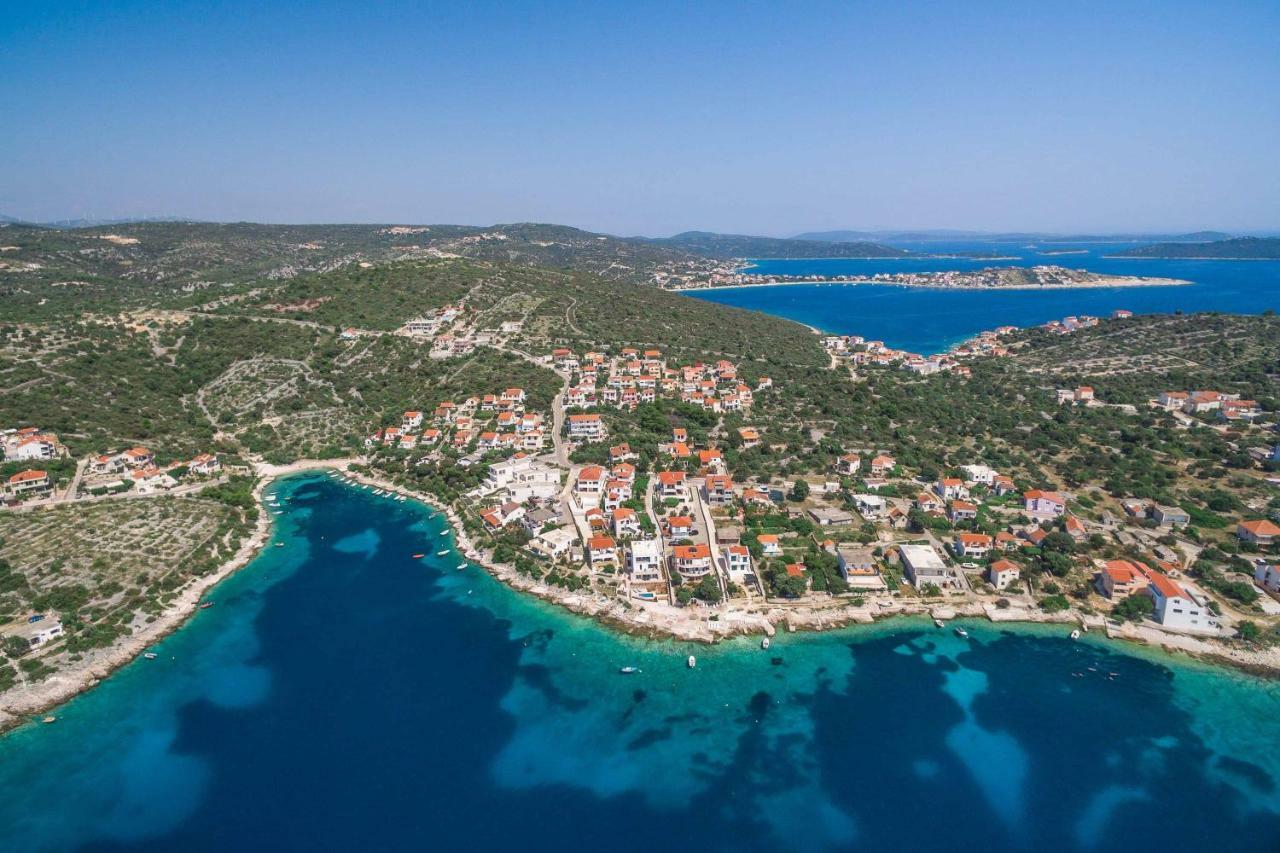 Villa Basic Sevid Kültér fotó